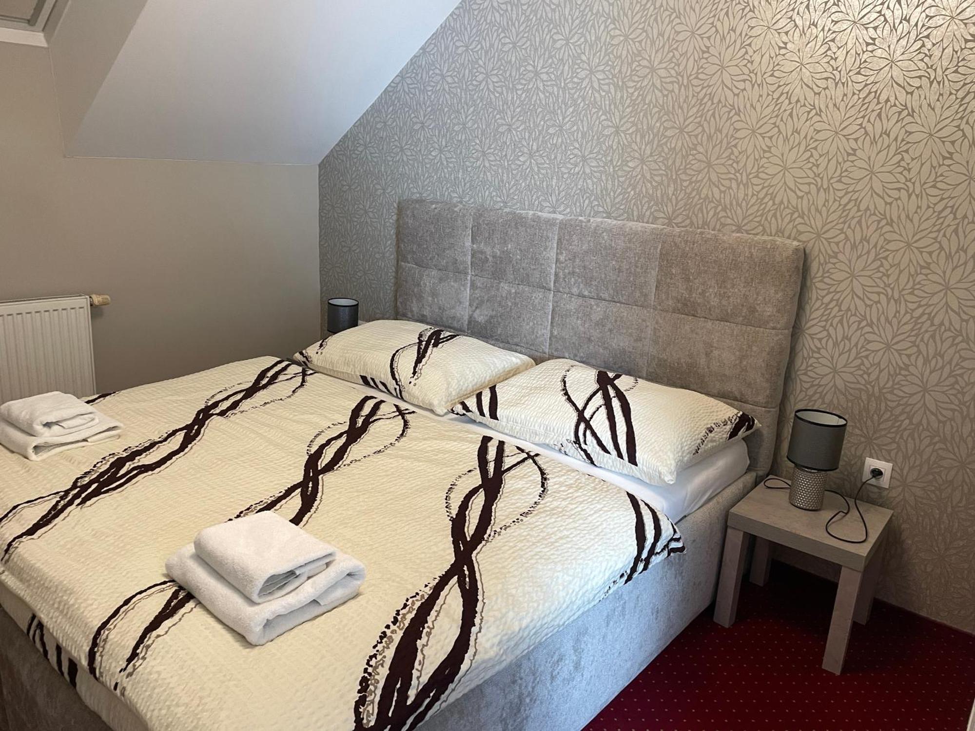 Penzion Grobsky Dvor Slovensky Grob Экстерьер фото
